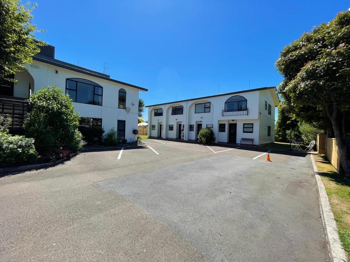 Hacienda Motor Lodge Palmerston North Exterior photo