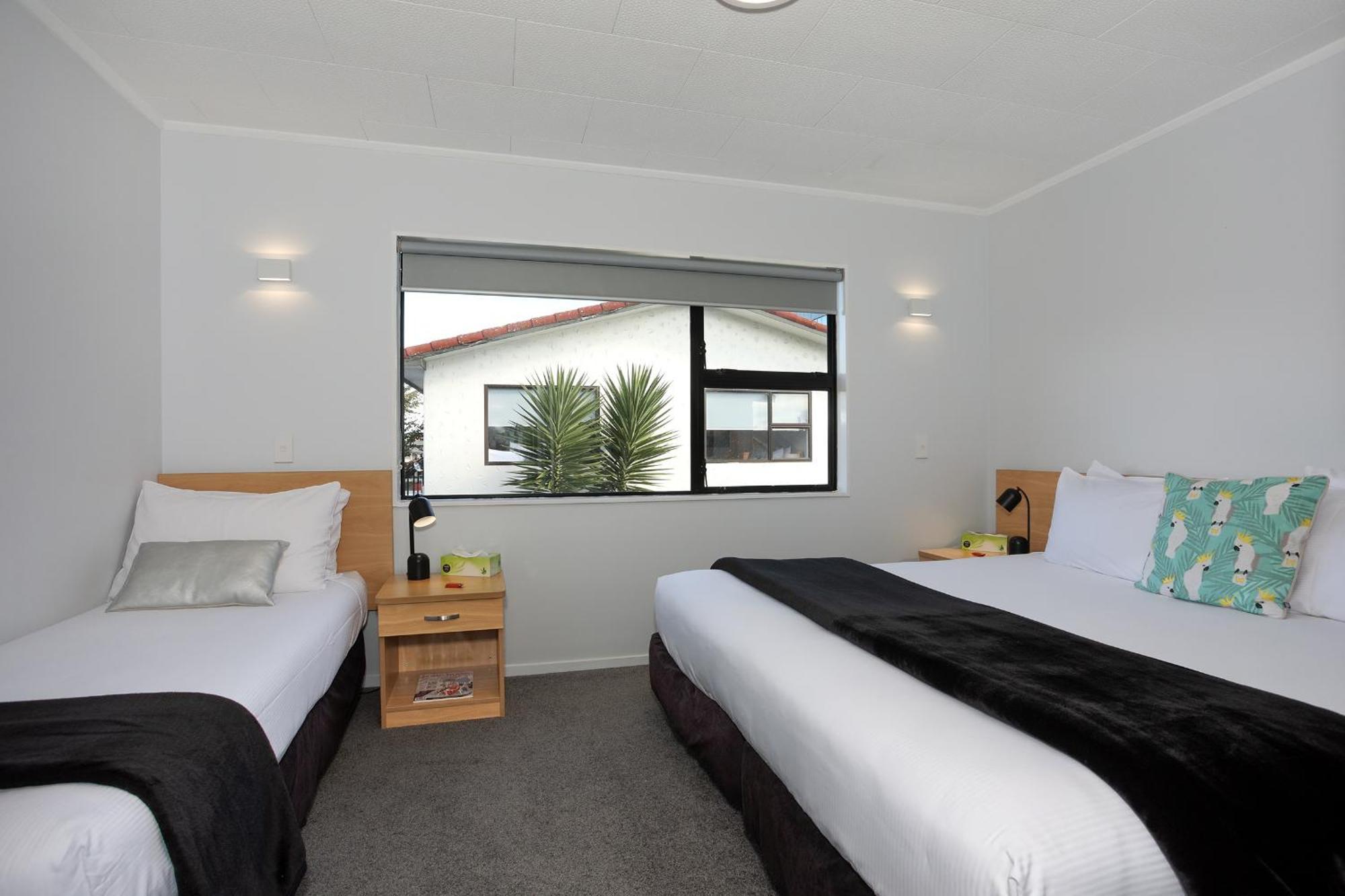 Hacienda Motor Lodge Palmerston North Exterior photo